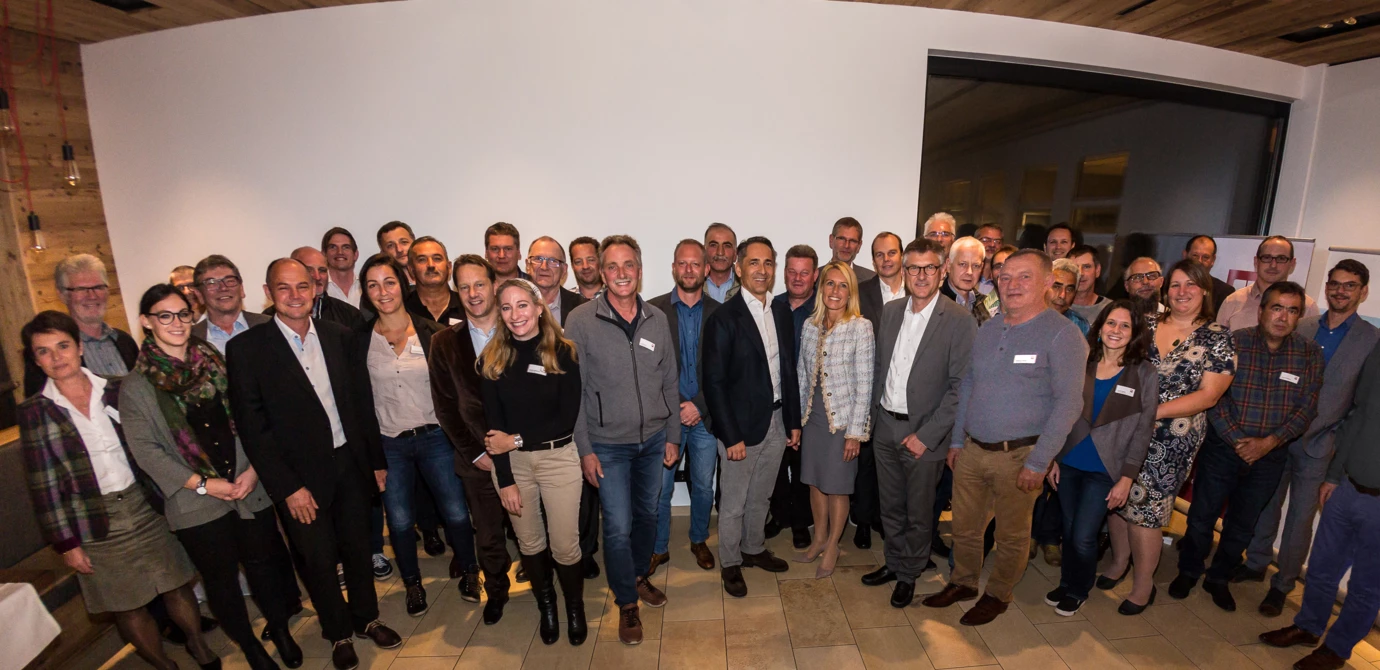 715 Jahre Rhomberg auf einen Blick: Die Jubilare des Bau- und Bahntechnikspezialisten aus Bregenz ließen sich im Gasthof Lamm feiern. 715 Jahre Rhomberg auf einen Blick: Die Jubilare des Bau- und Bahntechnikspezialisten aus Bregenz ließen sich im Gasthof Lamm feiern.